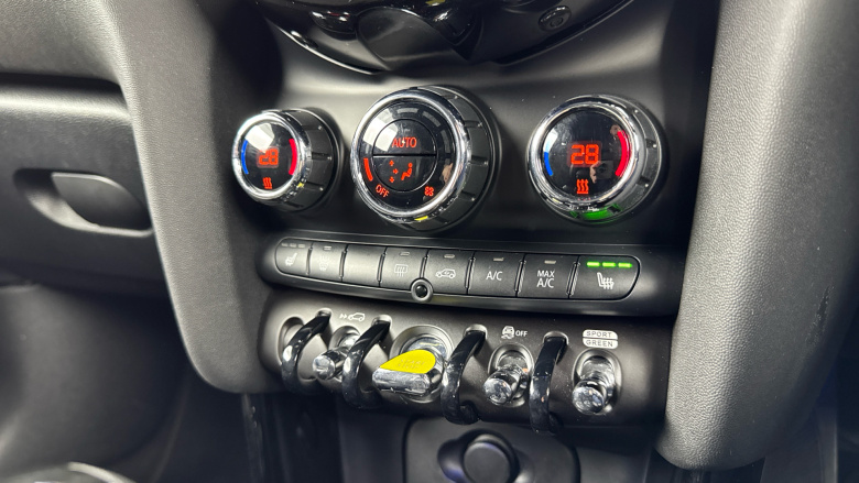 MINI Hatchback 135kW Cooper S Level 2 33kWh 3dr Auto Electric Hatchback